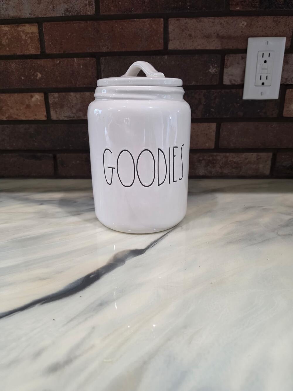 Rae Dunn canister